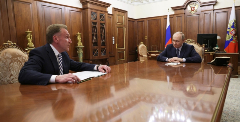 Владимир Путин провел встречу с председателем ВЭБ.РФ Игорем Шуваловым