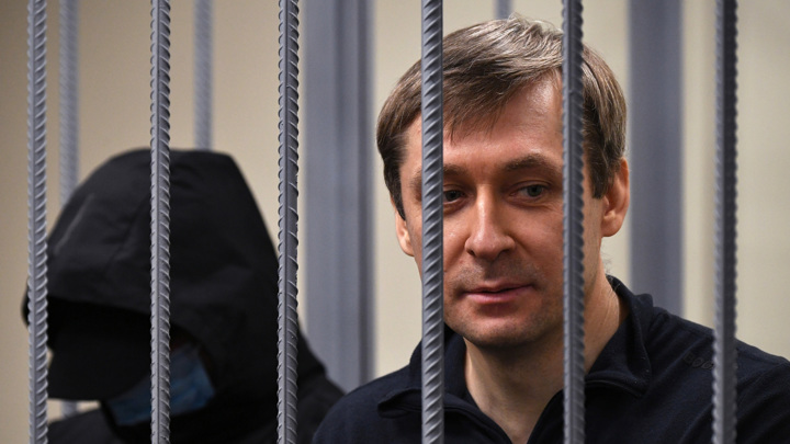 Экс-главу МИА-банка заочно судят по делу отца полковника Захарченко — Новости на Вести.ru