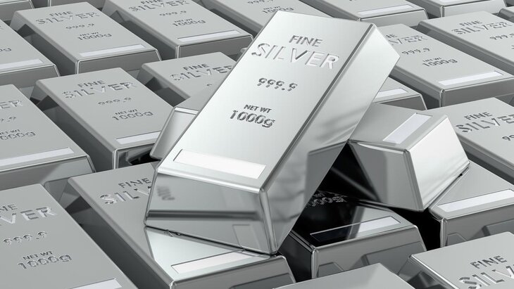 Цена на серебро поднялась выше 60 долларов впервые в истории