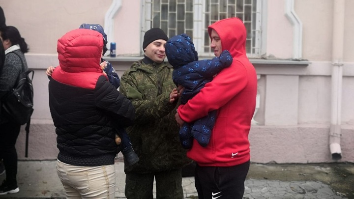 Путин: государство должно поддерживать детей участников СВО — Новости на Вести.ru