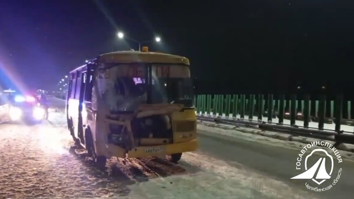 Три подростка пострадали в ДТП со школьным автобусом в Челябинской области - Новости на Вести.ru